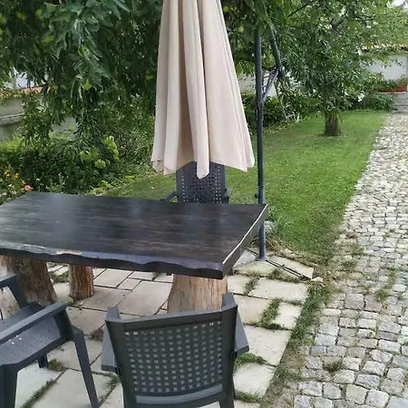 Bobekova Kashta בית הארחה